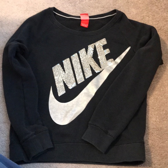 Nike Tops - Women’s Nike sweatshirt